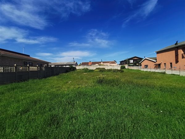 713 m² Land