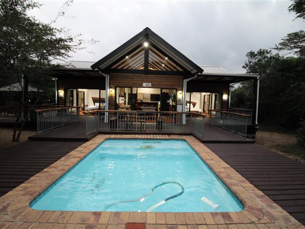 374  m² Commercial space