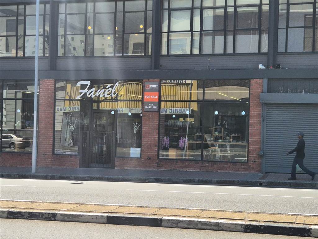 230  m² Commercial space