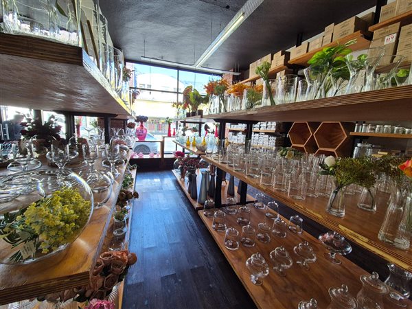 230  m² Commercial space