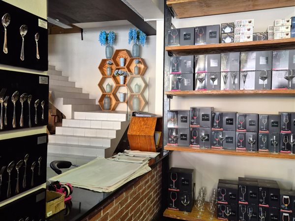 230  m² Commercial space