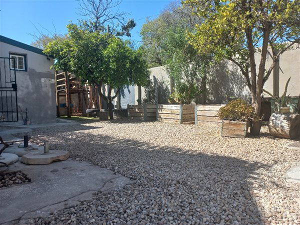 238  m² Commercial space