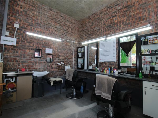 30  m² Commercial space