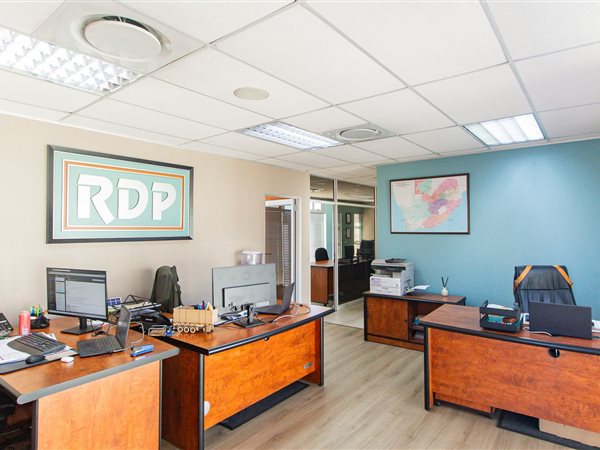 151  m² Office Space