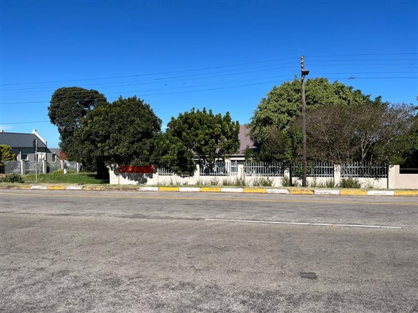 152  m² Commercial space