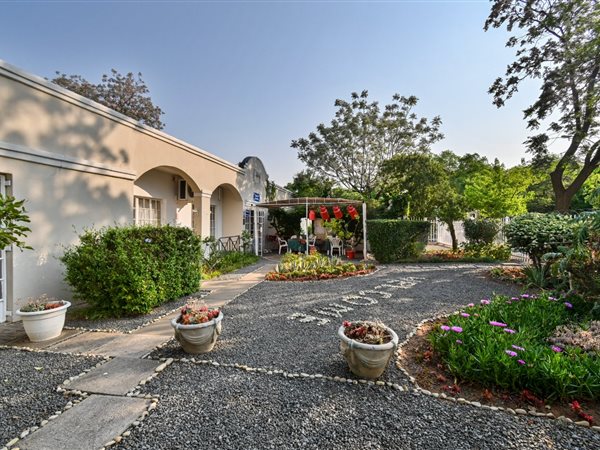 12 Bedroom, Bed and Breakfast