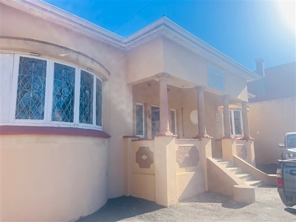 260  m² Commercial space