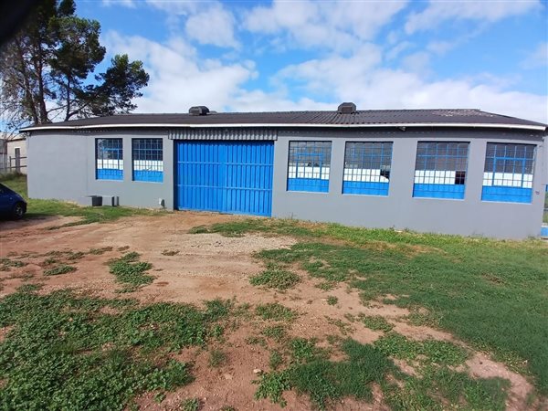 290  m² Commercial space