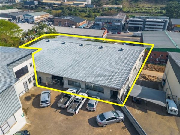 681  m² Industrial space