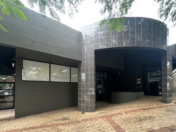 105  m² Commercial space