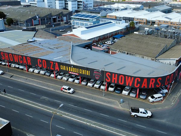 2 200  m² Retail Space