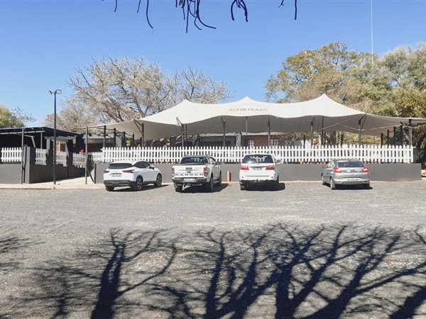 1 000  m² Commercial space