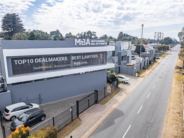 1 150  m² Office Space