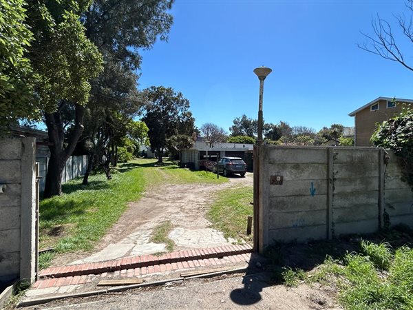 186  m² Commercial space