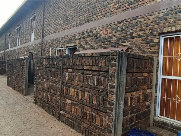 63  m² Commercial space