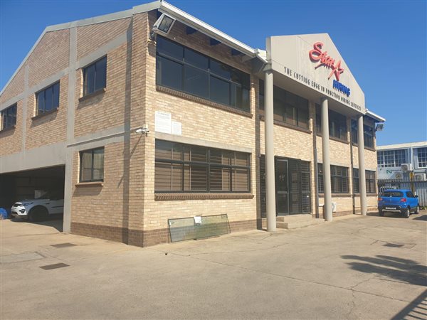 3 000  m² Industrial space